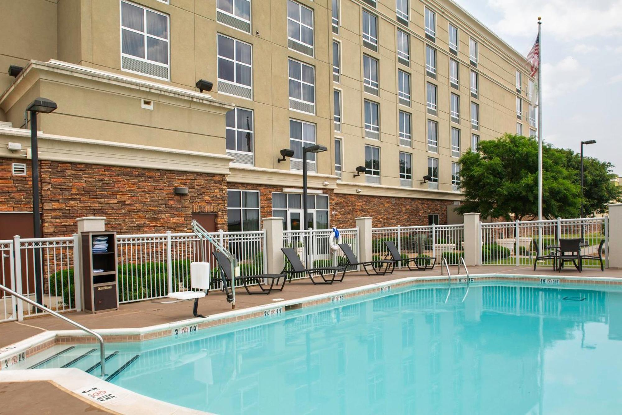Holiday Inn Ardmore By Ihg Exteriör bild